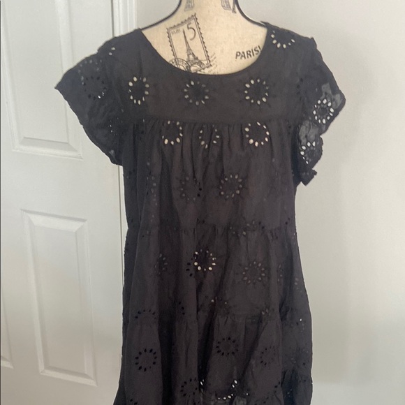 Tops - Black Cap Sleeve Embellished dress